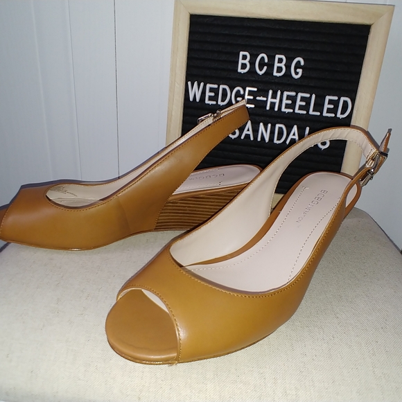 BCBG camel wedge-heeled sandals - Picture 5 of 8